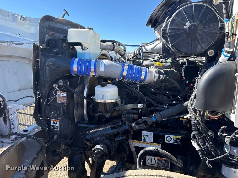 image for item EG2065 2019 Peterbilt 337 utility / service truck