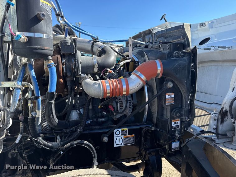 image for item EG2065 2019 Peterbilt 337 utility / service truck