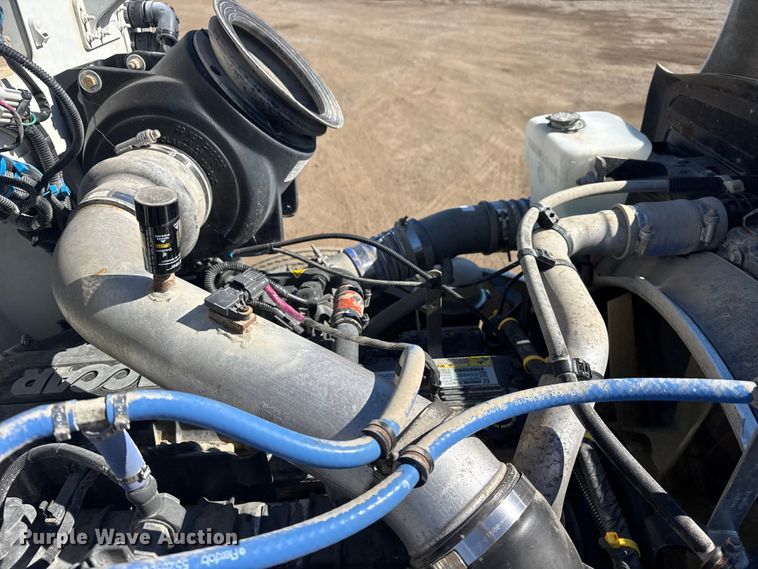 image for item EG2065 2019 Peterbilt 337 utility / service truck