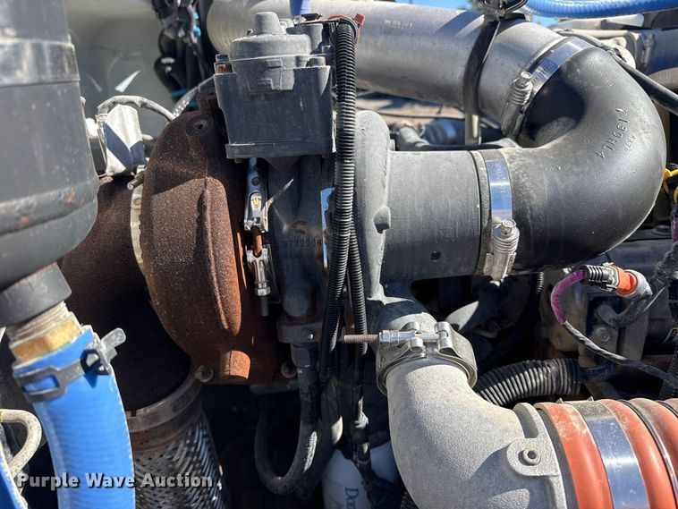 image for item EG2065 2019 Peterbilt 337 utility / service truck