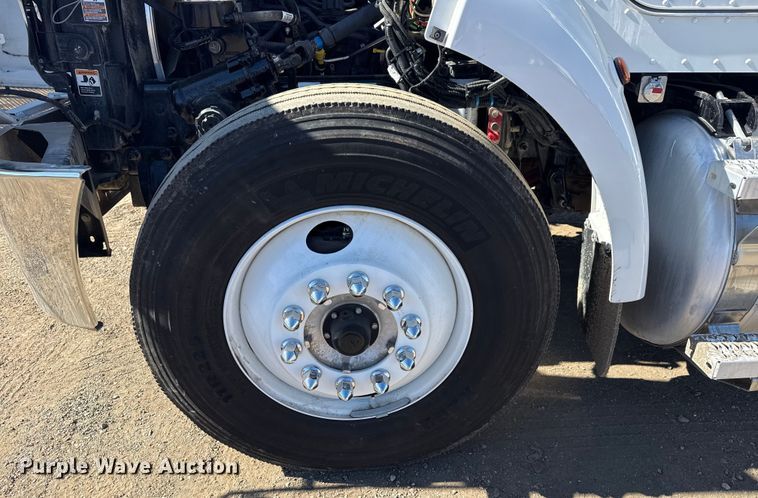 image for item EG2065 2019 Peterbilt 337 utility / service truck