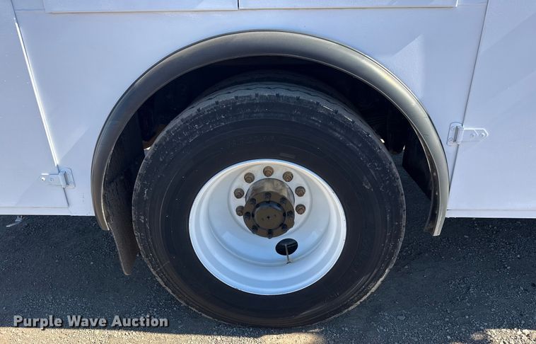 image for item EG2065 2019 Peterbilt 337 utility / service truck