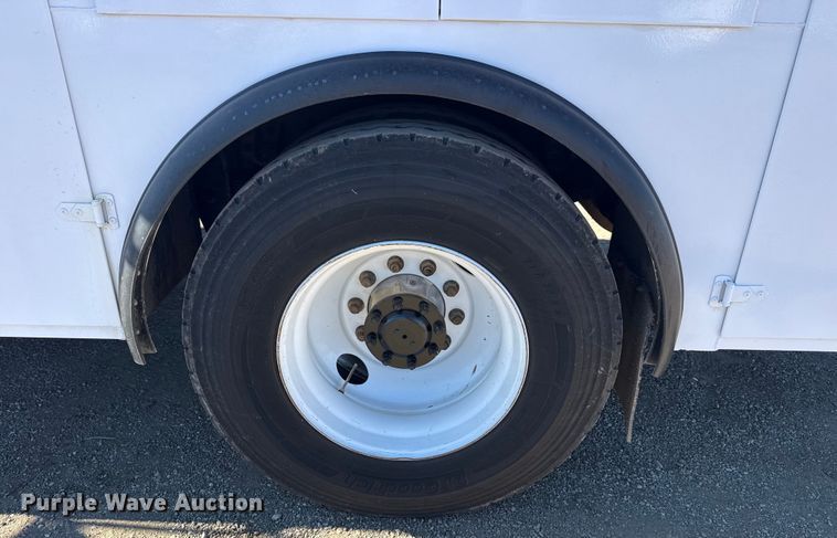 image for item EG2065 2019 Peterbilt 337 utility / service truck