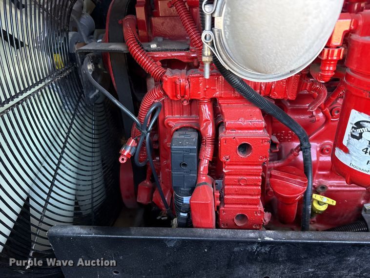 image for item EG2067 2015 Doosan HP450/VHP400WCU/T4I air compressor