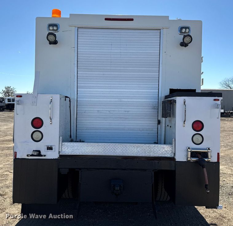 image for item EG2068 2010 International 4300 utility / service truck