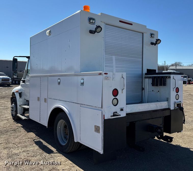 image for item EG2068 2010 International 4300 utility / service truck