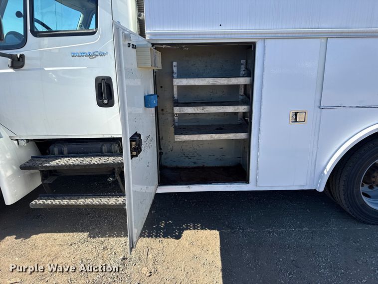 image for item EG2068 2010 International 4300 utility / service truck