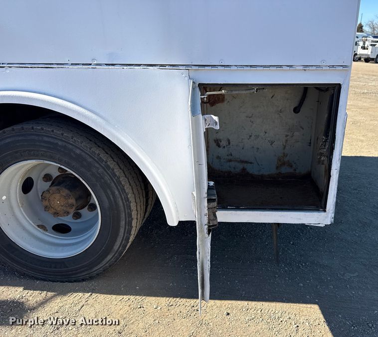 image for item EG2068 2010 International 4300 utility / service truck