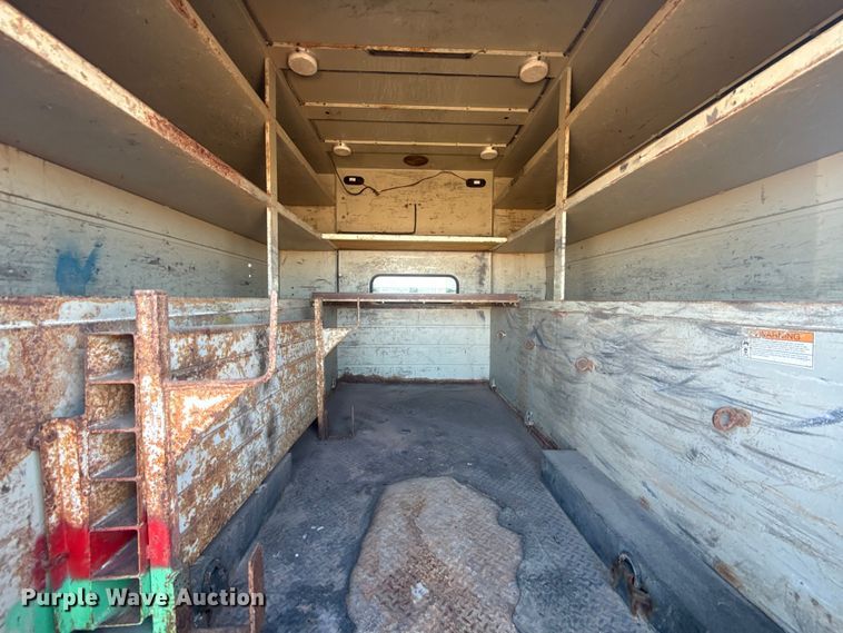 image for item EG2068 2010 International 4300 utility / service truck