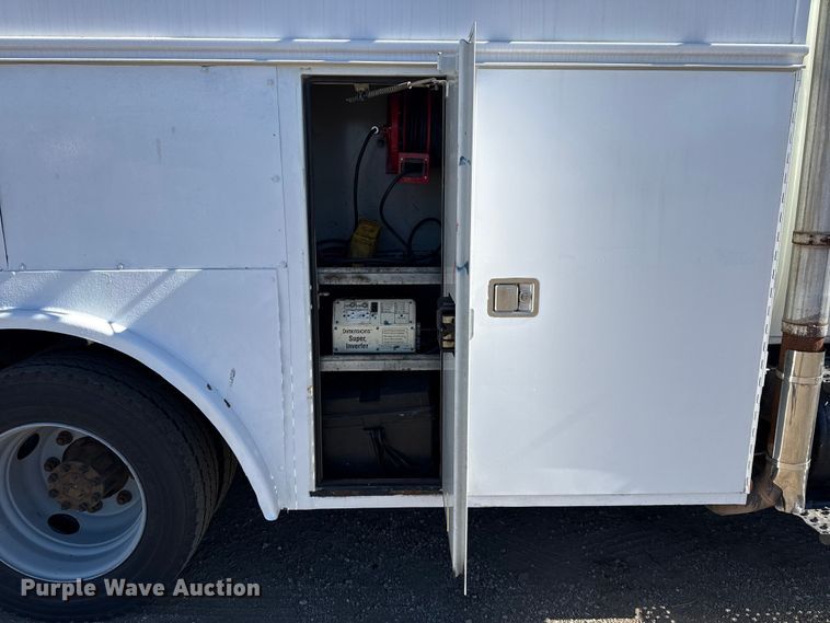 image for item EG2068 2010 International 4300 utility / service truck