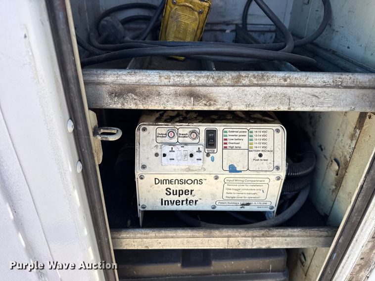 image for item EG2068 2010 International 4300 utility / service truck