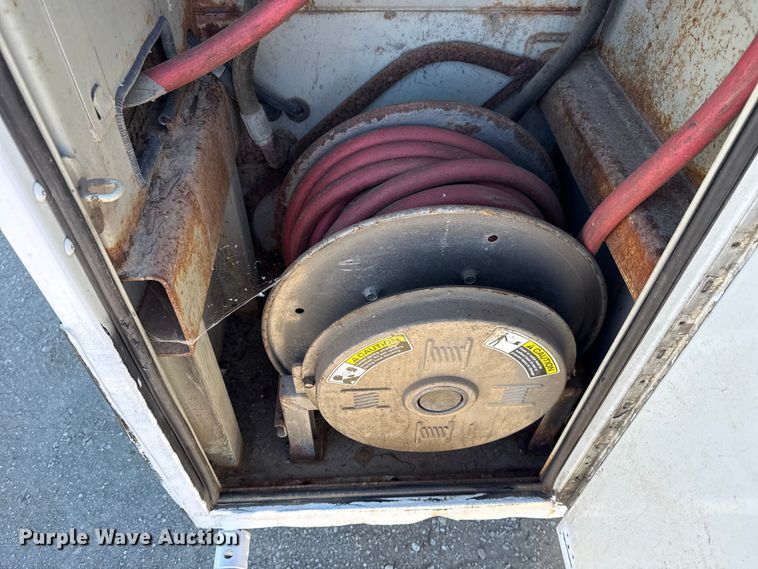 image for item EG2068 2010 International 4300 utility / service truck