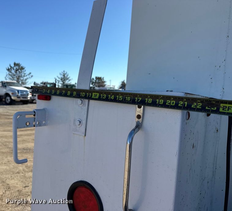 image for item EG2068 2010 International 4300 utility / service truck