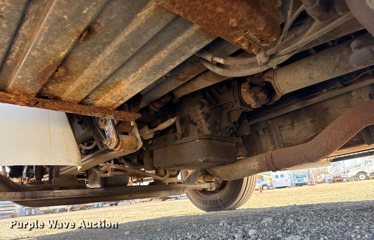 image for item EG2068 2010 International 4300 utility / service truck