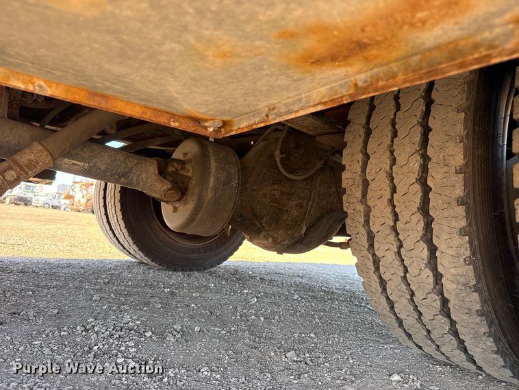 image for item EG2068 2010 International 4300 utility / service truck