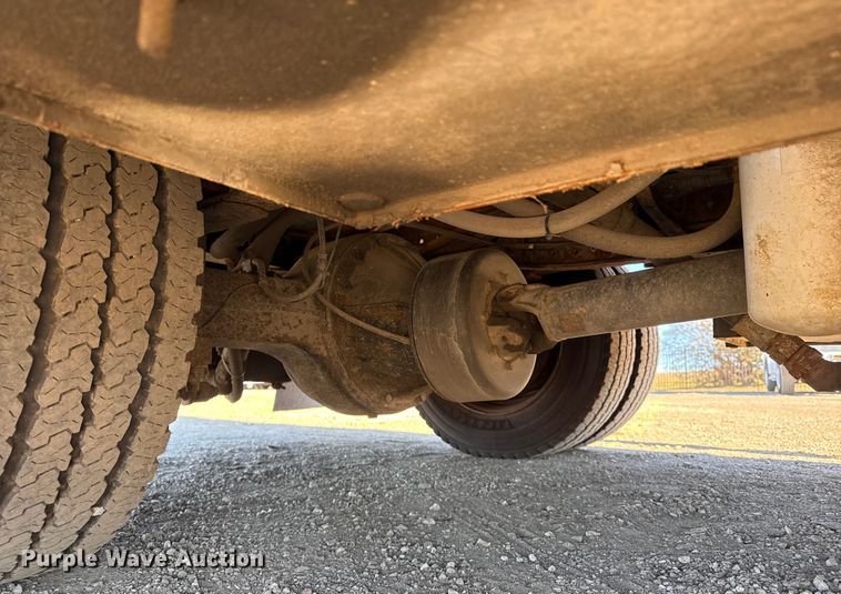 image for item EG2068 2010 International 4300 utility / service truck