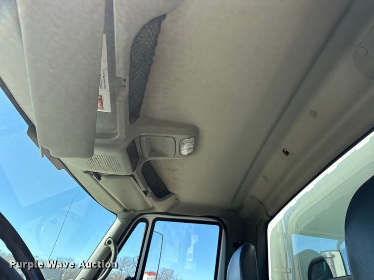 image for item EG2068 2010 International 4300 utility / service truck