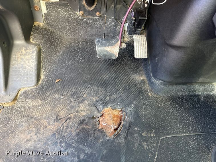 image for item EG2068 2010 International 4300 utility / service truck