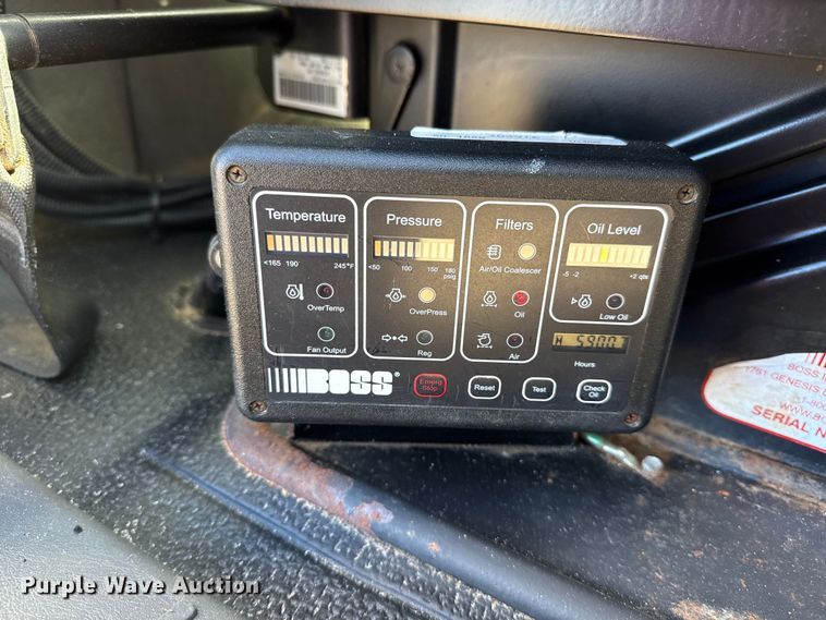 image for item EG2068 2010 International 4300 utility / service truck