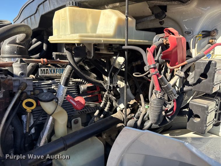 image for item EG2068 2010 International 4300 utility / service truck