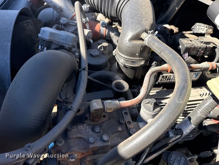 image for item EG2068 2010 International 4300 utility / service truck