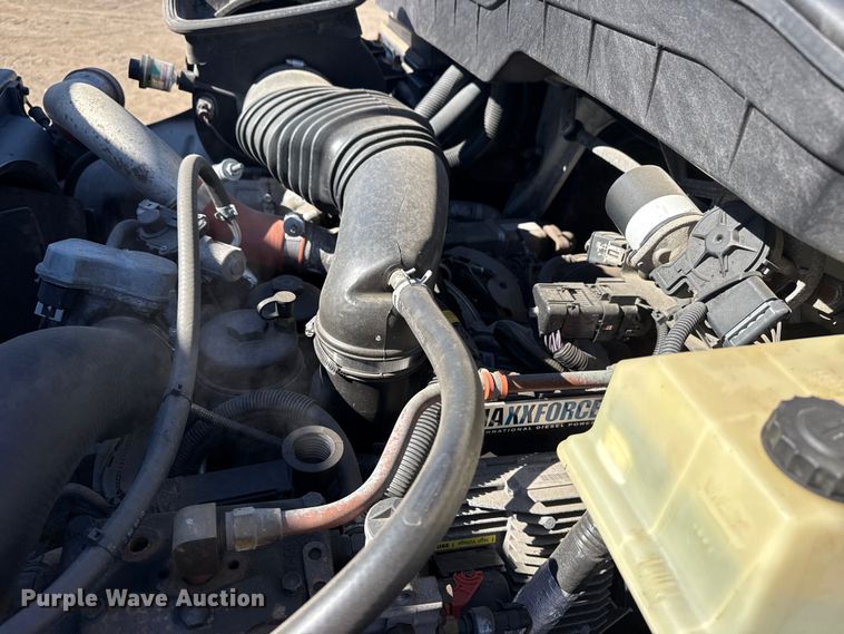 image for item EG2068 2010 International 4300 utility / service truck