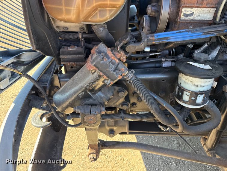 image for item EG2068 2010 International 4300 utility / service truck