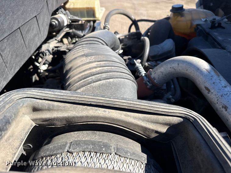 image for item EG2068 2010 International 4300 utility / service truck