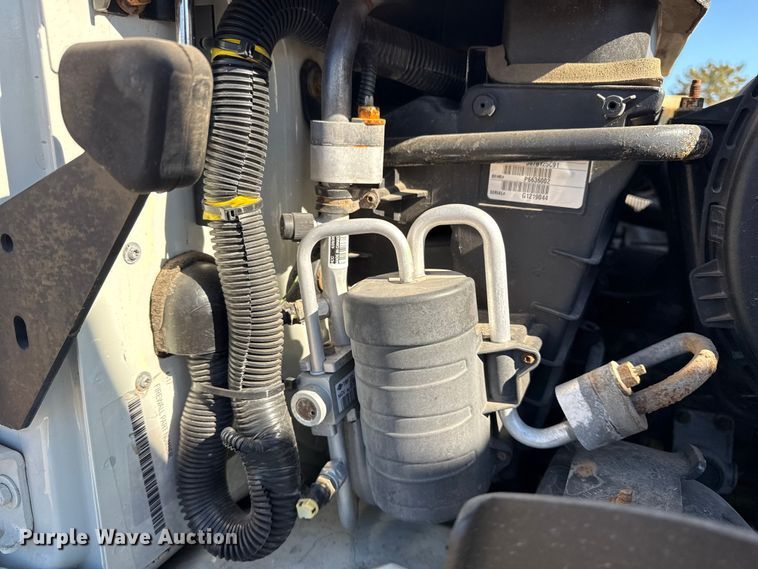 image for item EG2068 2010 International 4300 utility / service truck