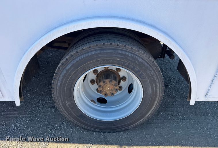 image for item EG2068 2010 International 4300 utility / service truck