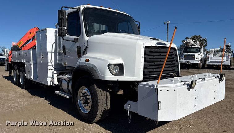 image for item EG2069 2016 Freightliner 114SD crane truck