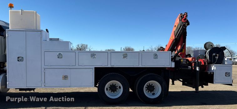 image for item EG2069 2016 Freightliner 114SD crane truck