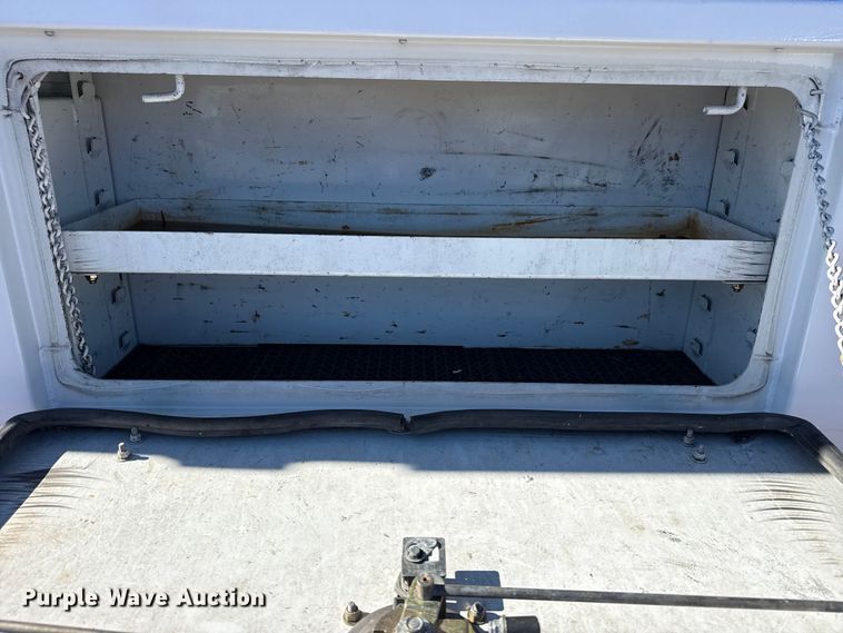 image for item EG2069 2016 Freightliner 114SD crane truck