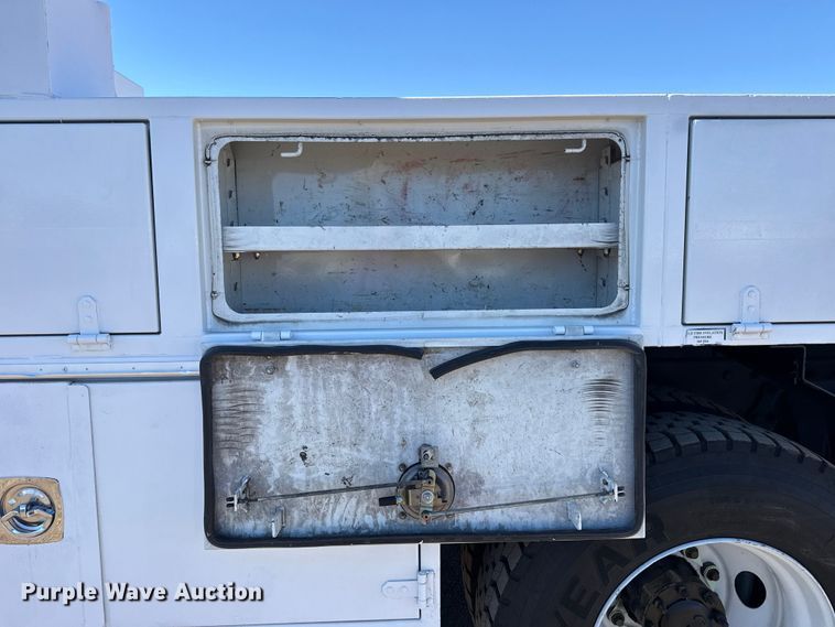 image for item EG2069 2016 Freightliner 114SD crane truck