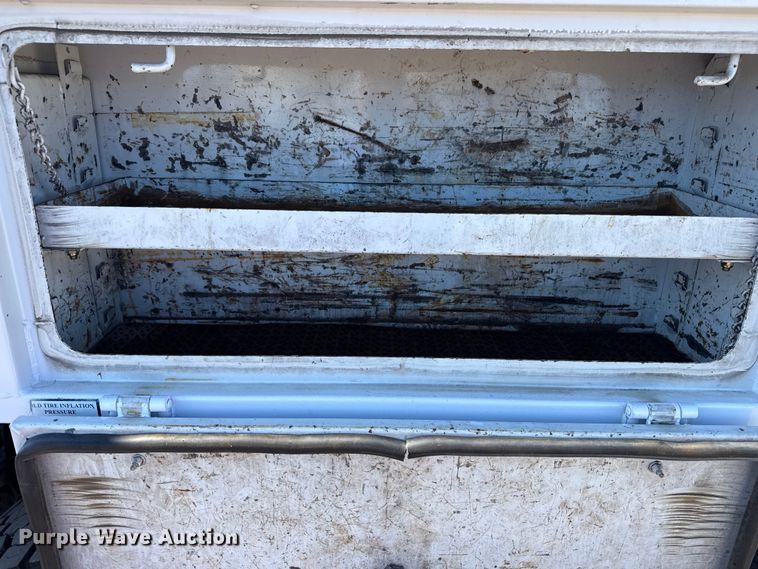 image for item EG2069 2016 Freightliner 114SD crane truck