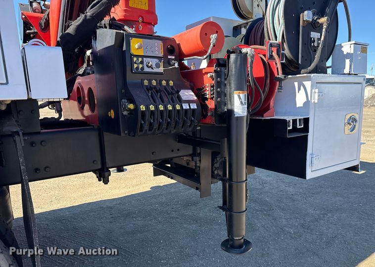 image for item EG2069 2016 Freightliner 114SD crane truck