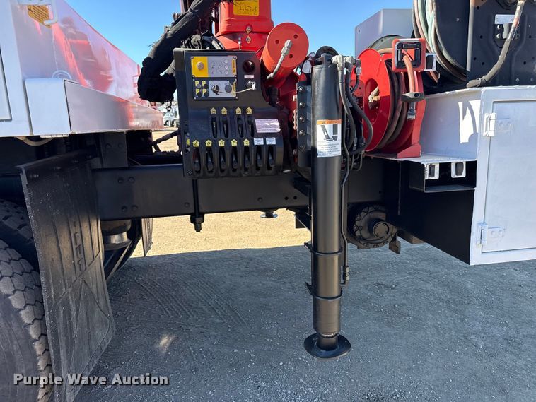 image for item EG2069 2016 Freightliner 114SD crane truck