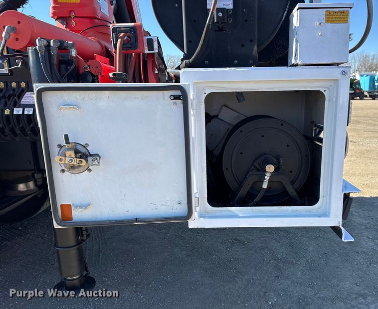 image for item EG2069 2016 Freightliner 114SD crane truck