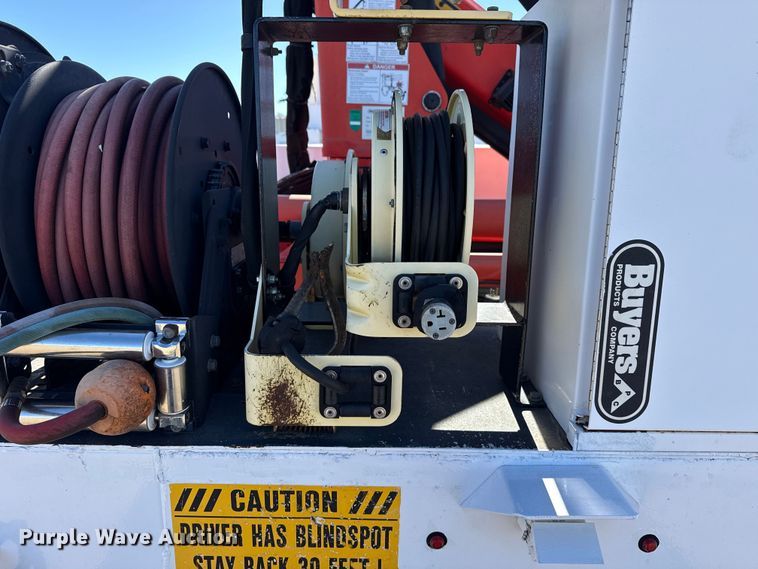 image for item EG2069 2016 Freightliner 114SD crane truck