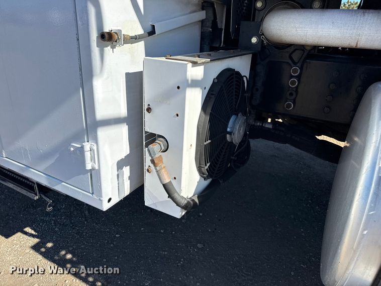 image for item EG2069 2016 Freightliner 114SD crane truck