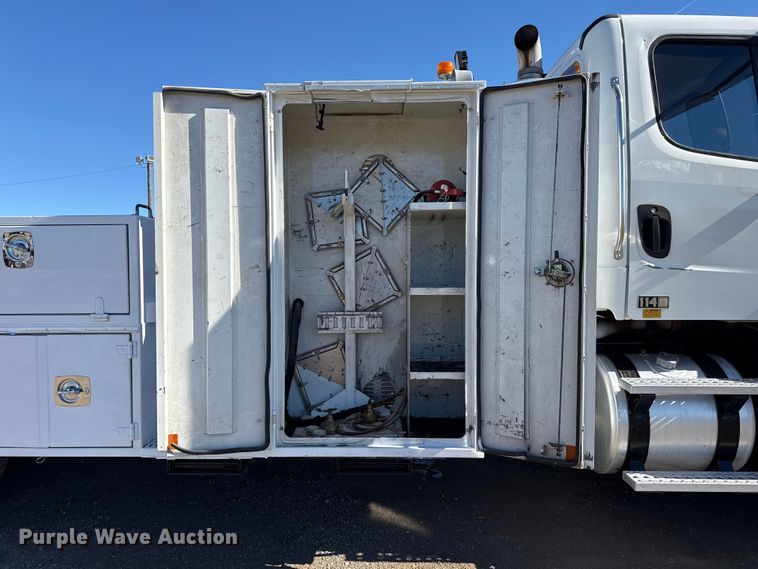 image for item EG2069 2016 Freightliner 114SD crane truck