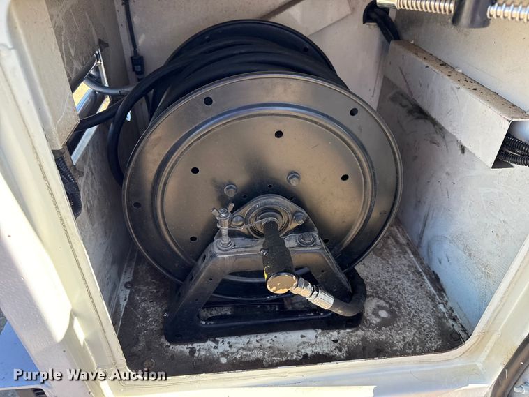 image for item EG2069 2016 Freightliner 114SD crane truck