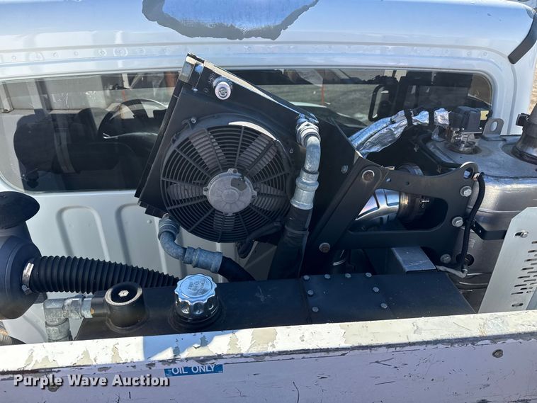 image for item EG2069 2016 Freightliner 114SD crane truck