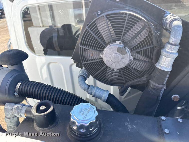 image for item EG2069 2016 Freightliner 114SD crane truck