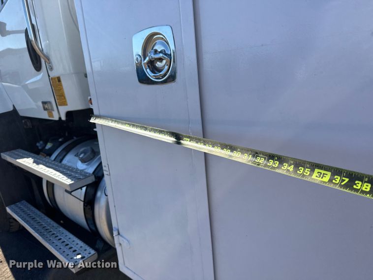 image for item EG2069 2016 Freightliner 114SD crane truck