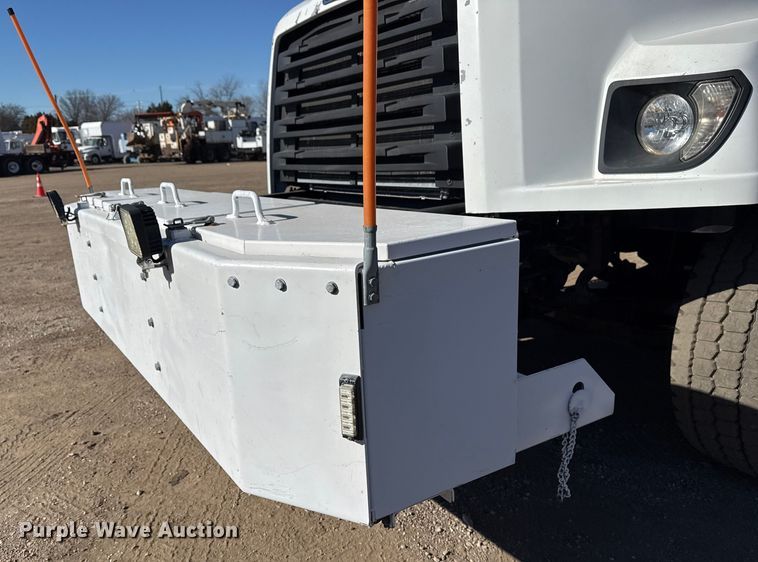 image for item EG2069 2016 Freightliner 114SD crane truck