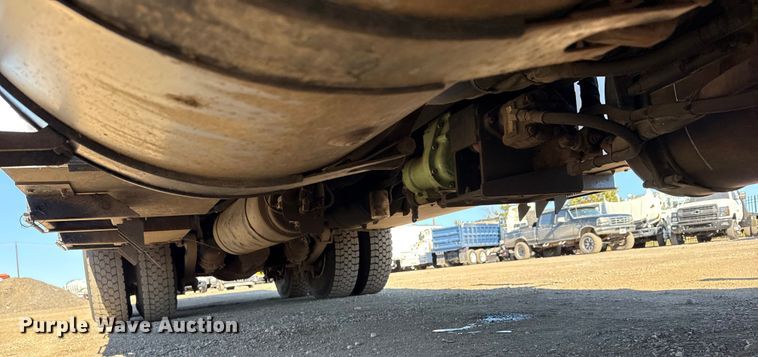 image for item EG2069 2016 Freightliner 114SD crane truck