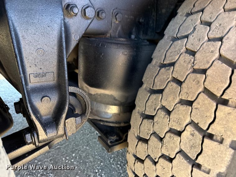 image for item EG2069 2016 Freightliner 114SD crane truck