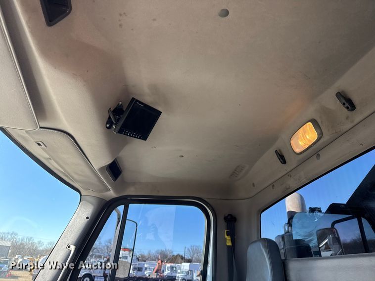 image for item EG2069 2016 Freightliner 114SD crane truck