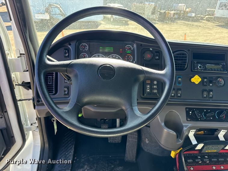 image for item EG2069 2016 Freightliner 114SD crane truck